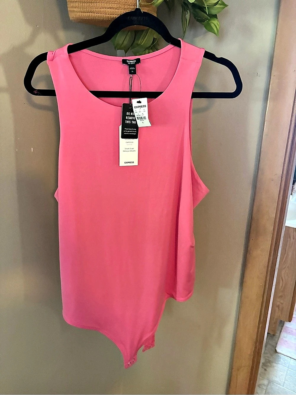 Express Body Contour High Compression Scoop Neck Bodysuit Pink Tank Top Size XL